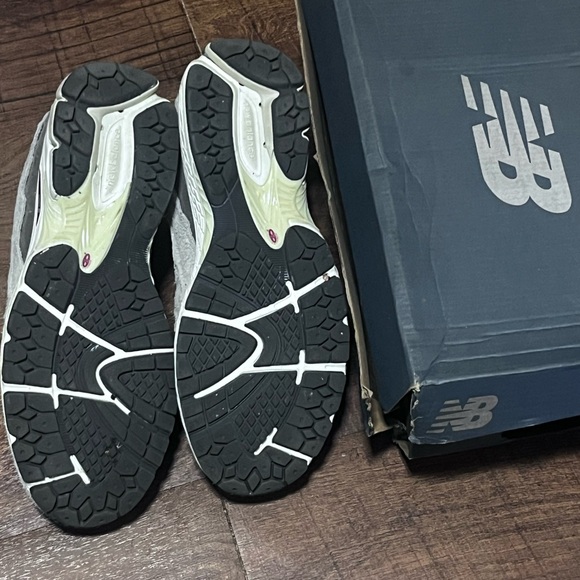 Size 10 New balance 2002R - Picture 5 of 5